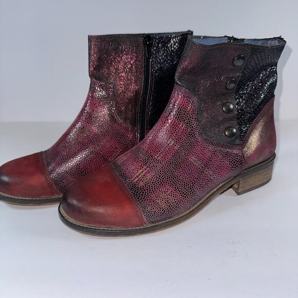 Unity in Diversity Ankle Boots Womens 40 Red/Black Leandra Boot Leather Plaid - Picture 1 of 11